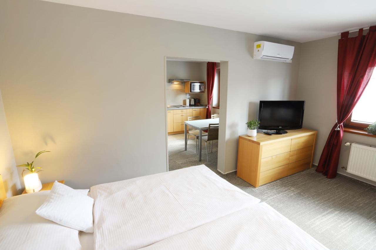 جابلونك ناد نيسو Apart Hotel Jablonec المظهر الخارجي الصورة