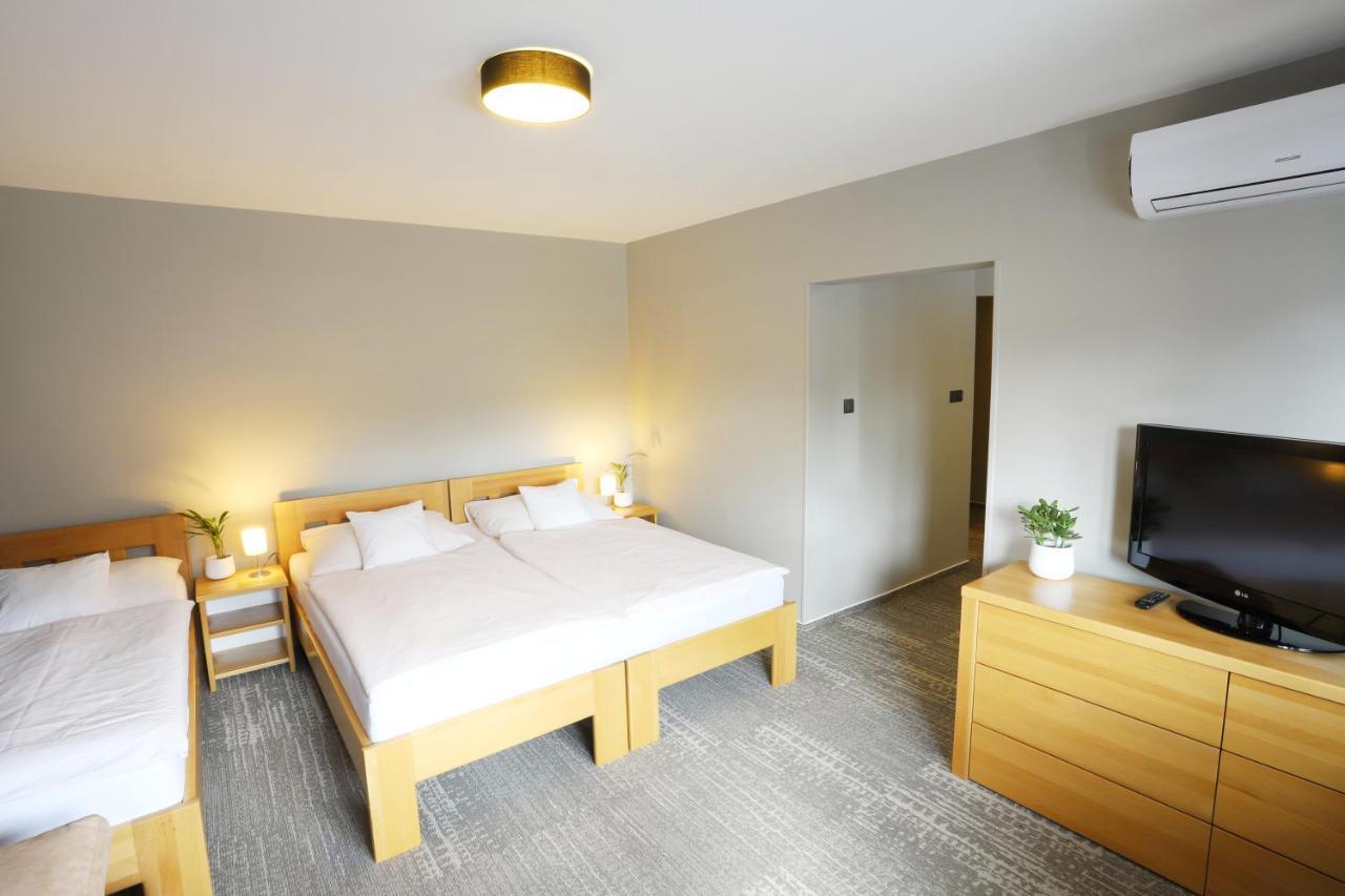 جابلونك ناد نيسو Apart Hotel Jablonec المظهر الخارجي الصورة