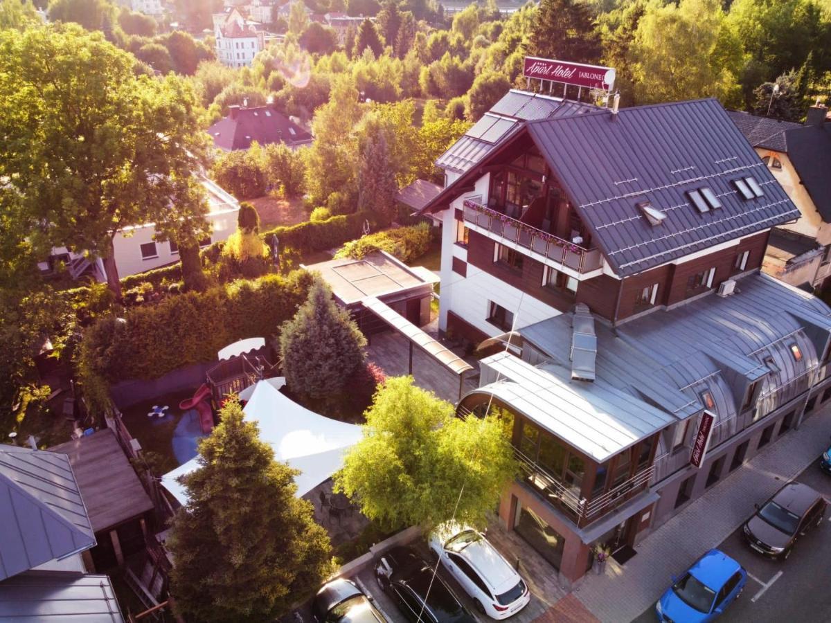 جابلونك ناد نيسو Apart Hotel Jablonec المظهر الخارجي الصورة